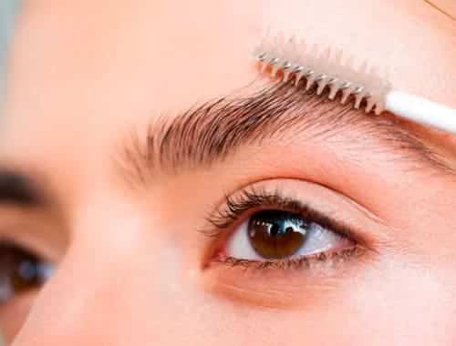 Waxing and shaping eyebrows at Solmax Aesthetic Center