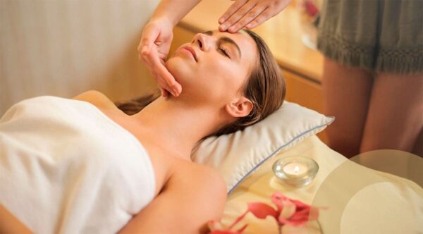 Ayurveda facial massage treatment at Solmax Santander
