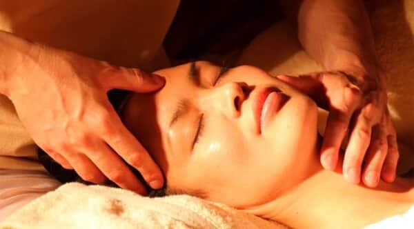 Holistic facial and body massage at Solmax Santander